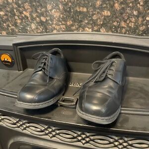 Dunham Classic Black Men's Shoes. Comfort sole.